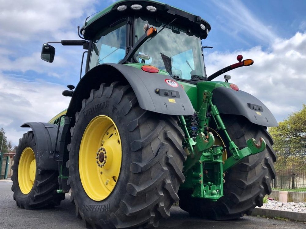 Grünlandtraktor a típus John Deere 8400 R, Gebrauchtmaschine ekkor: Praha (Kép 15)