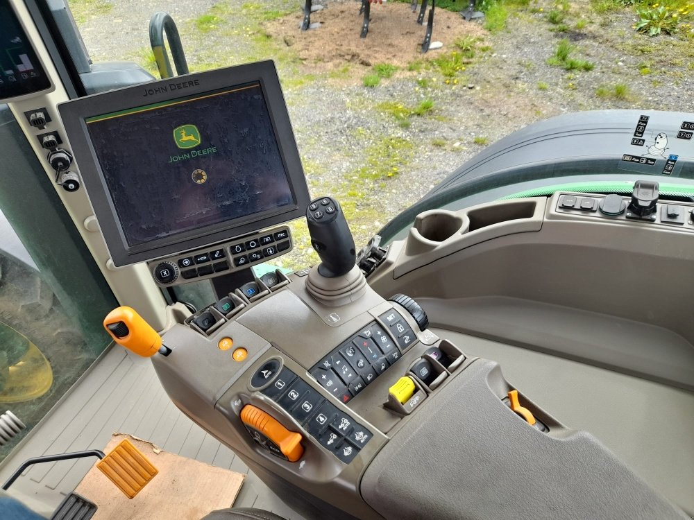 Grünlandtraktor Türe ait John Deere 8R 340, Gebrauchtmaschine içinde Praha (resim 9)