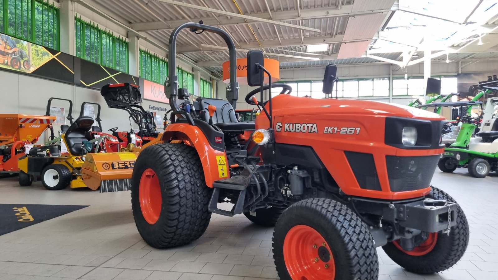 Grünlandtraktor van het type Kubota EK1-261, Neumaschine in Olpe (Foto 9)