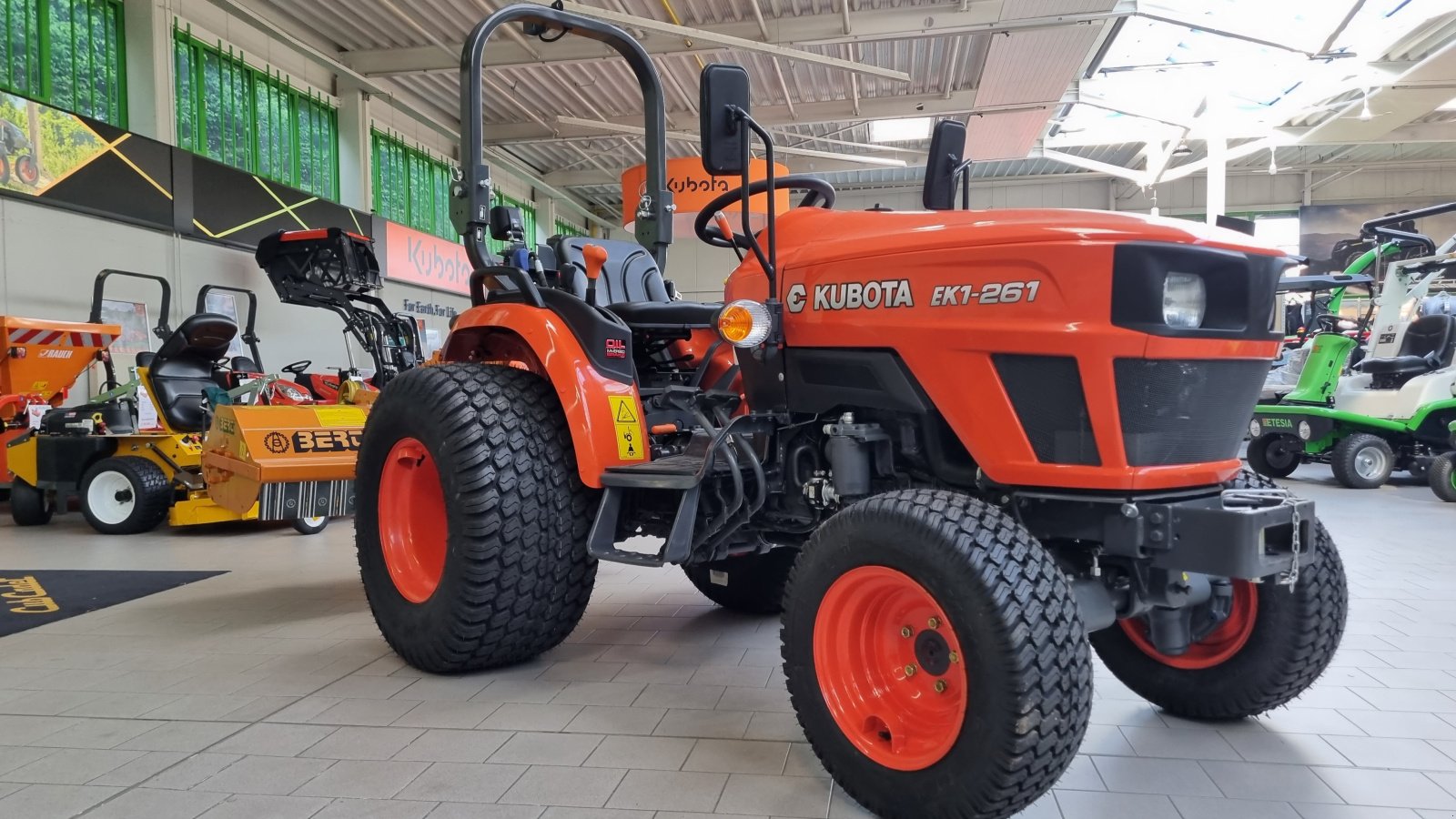 Grünlandtraktor van het type Kubota EK1-261, Neumaschine in Olpe (Foto 10)