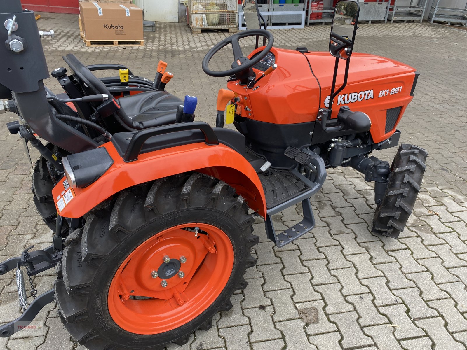 Grünlandtraktor van het type Kubota EK1-261, Neumaschine in Mainburg/Wambach (Foto 2)