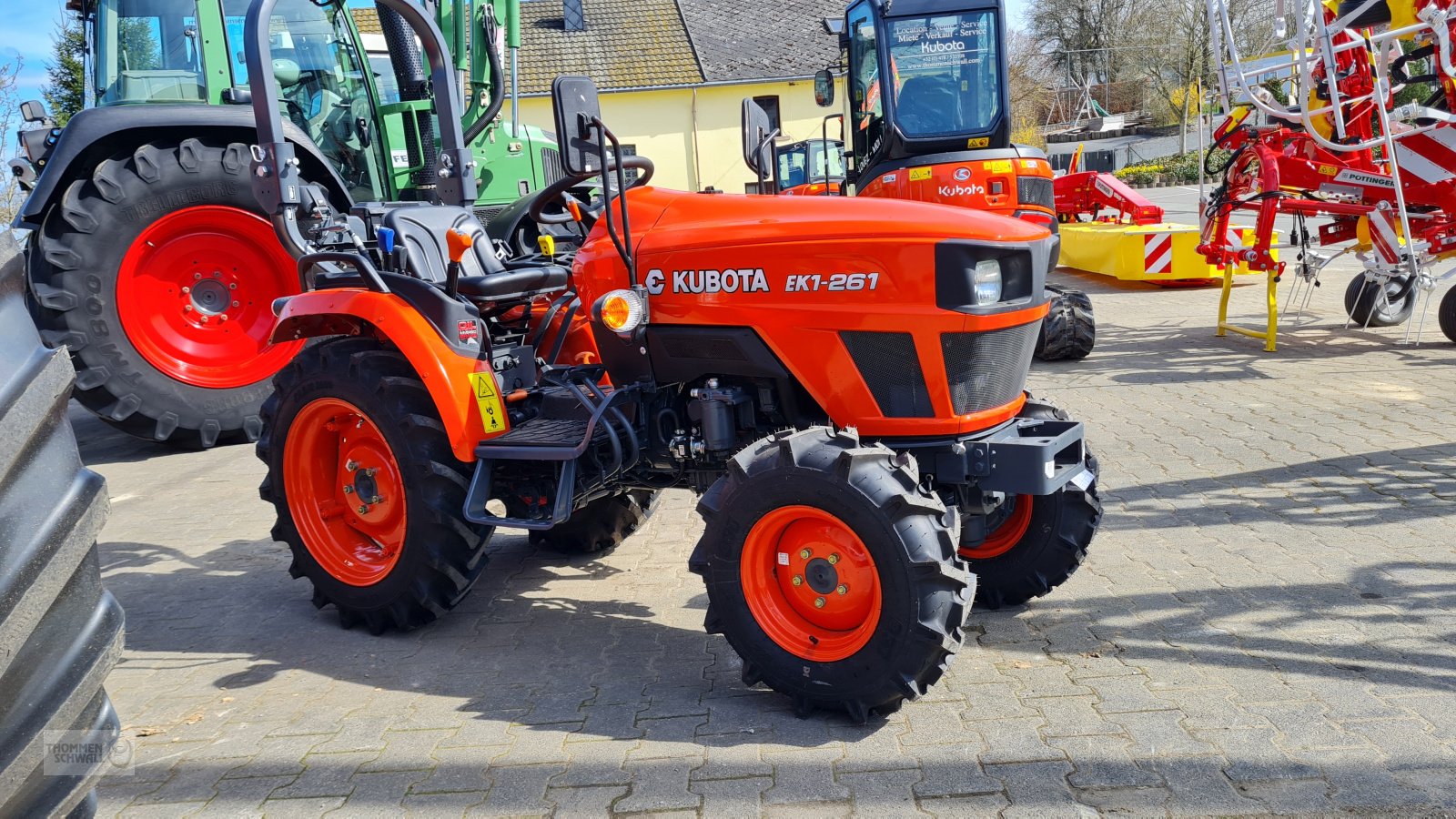 Grünlandtraktor van het type Kubota EK1-261, Neumaschine in Crombach/St.Vith (Foto 2)