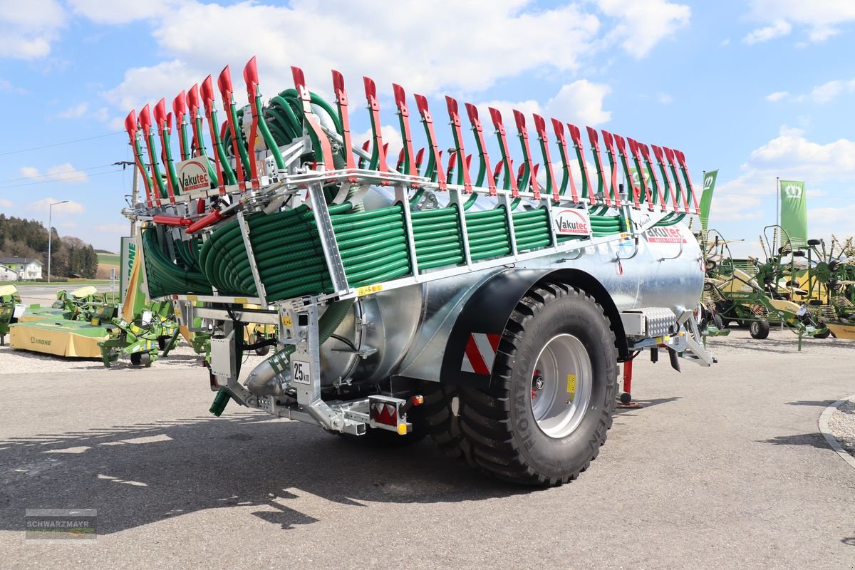 Gülleeinarbeitungstechnik van het type Vakutec Schleppschuh 12/48, Neumaschine in Gampern (Foto 1)