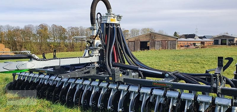 Güllescheibenegge Türe ait Sonstige SEV6 Güllescheibenegge 6 Meter Verschlauchung Fassanbau, Neumaschine içinde Freiburg/Elbe (resim 14)