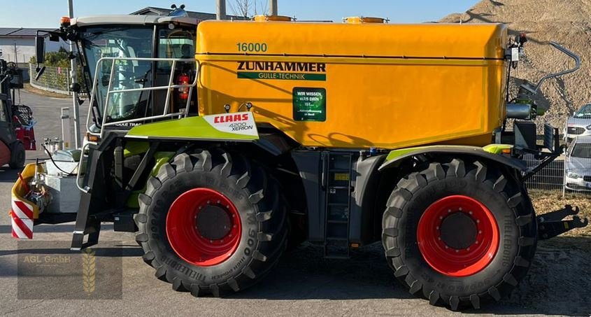 Gülleselbstfahrer des Typs CLAAS Xerion 4200 Saddle Trac RTK, Gebrauchtmaschine in Eichendorf (Bild 1)