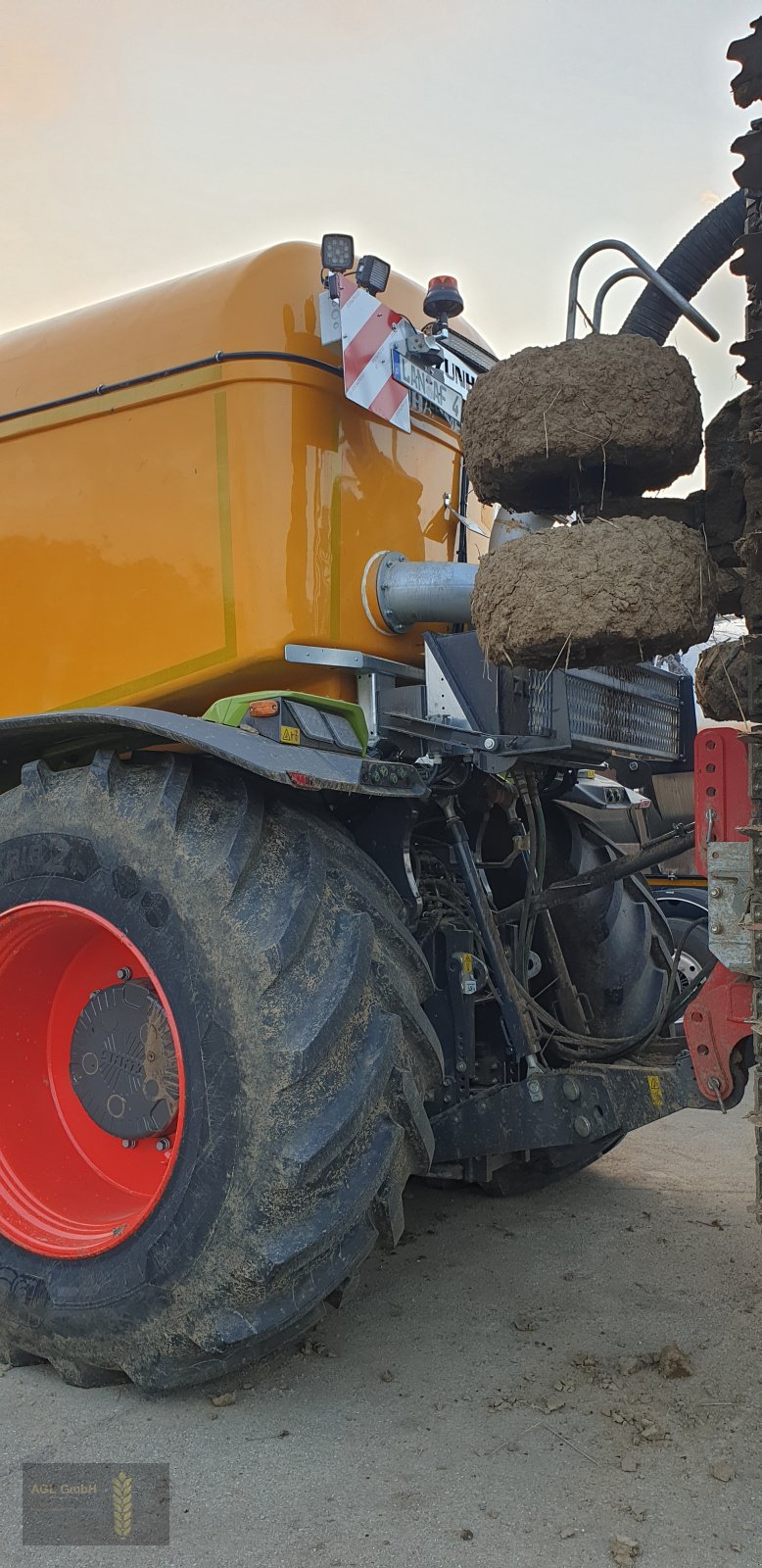 Gülleselbstfahrer des Typs CLAAS Xerion 4200 Saddle Trac RTK, Gebrauchtmaschine in Eichendorf (Bild 4)