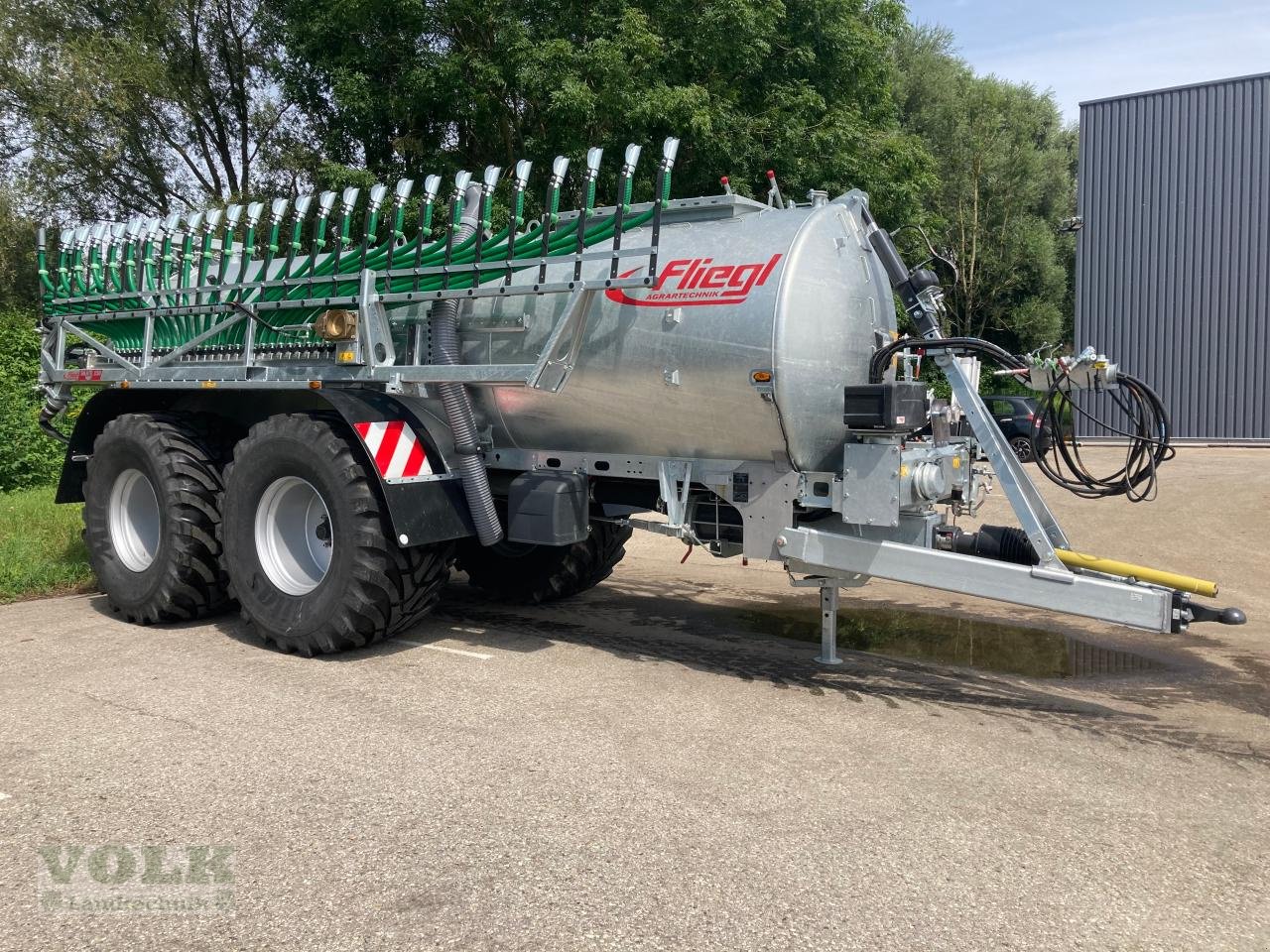 Gülleselbstfahrer van het type Fliegl PFW 14000 MAXX-LINE, Neumaschine in Friedberg-Derching (Foto 17)