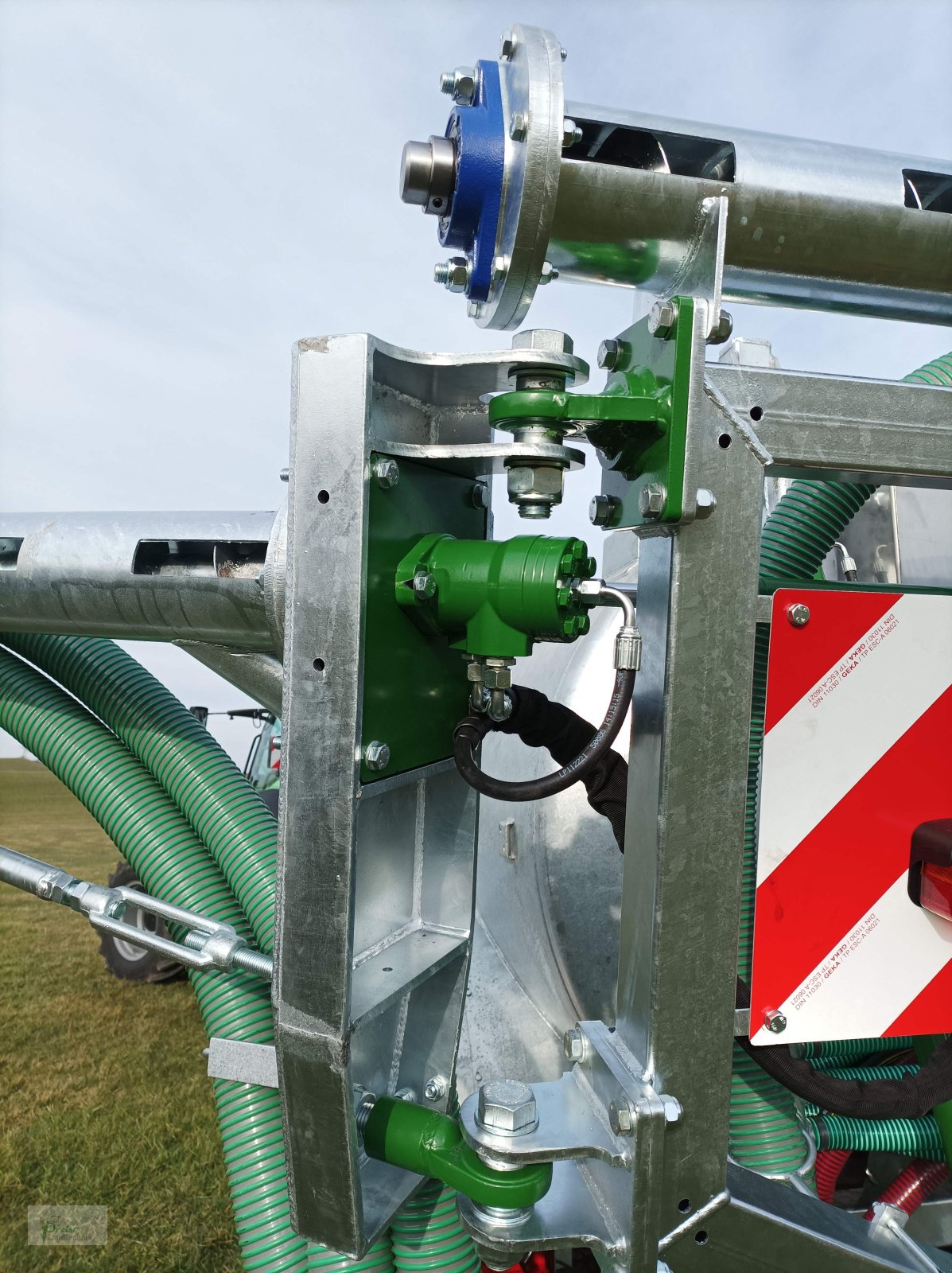 Gülleverteiltechnik van het type BHE Agrotec GmbH Rohrverteiler Typ 900, Neumaschine in Bad Kötzting (Foto 9)