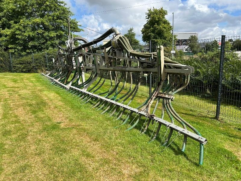 Gülleverteiltechnik van het type Joskin PENDITWIST, Gebrauchtmaschine in LANDIVISIAU (Foto 2)