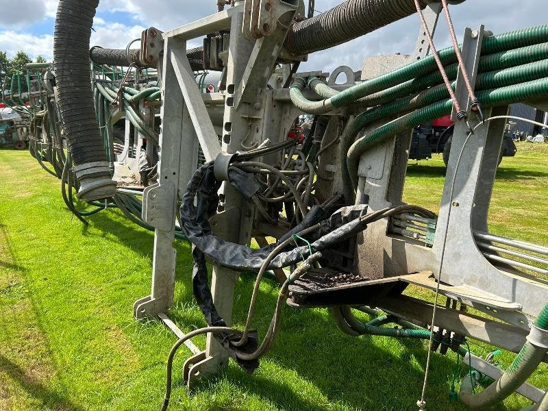 Gülleverteiltechnik des Typs Joskin PENDITWIST, Gebrauchtmaschine in LANDIVISIAU (Bild 4)