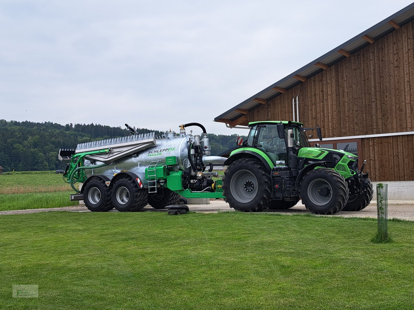 Gülleverteiltechnik du type Schleppfix Gülleverteiler SFA 7, Neumaschine en Bad Kötzting (Photo 10)