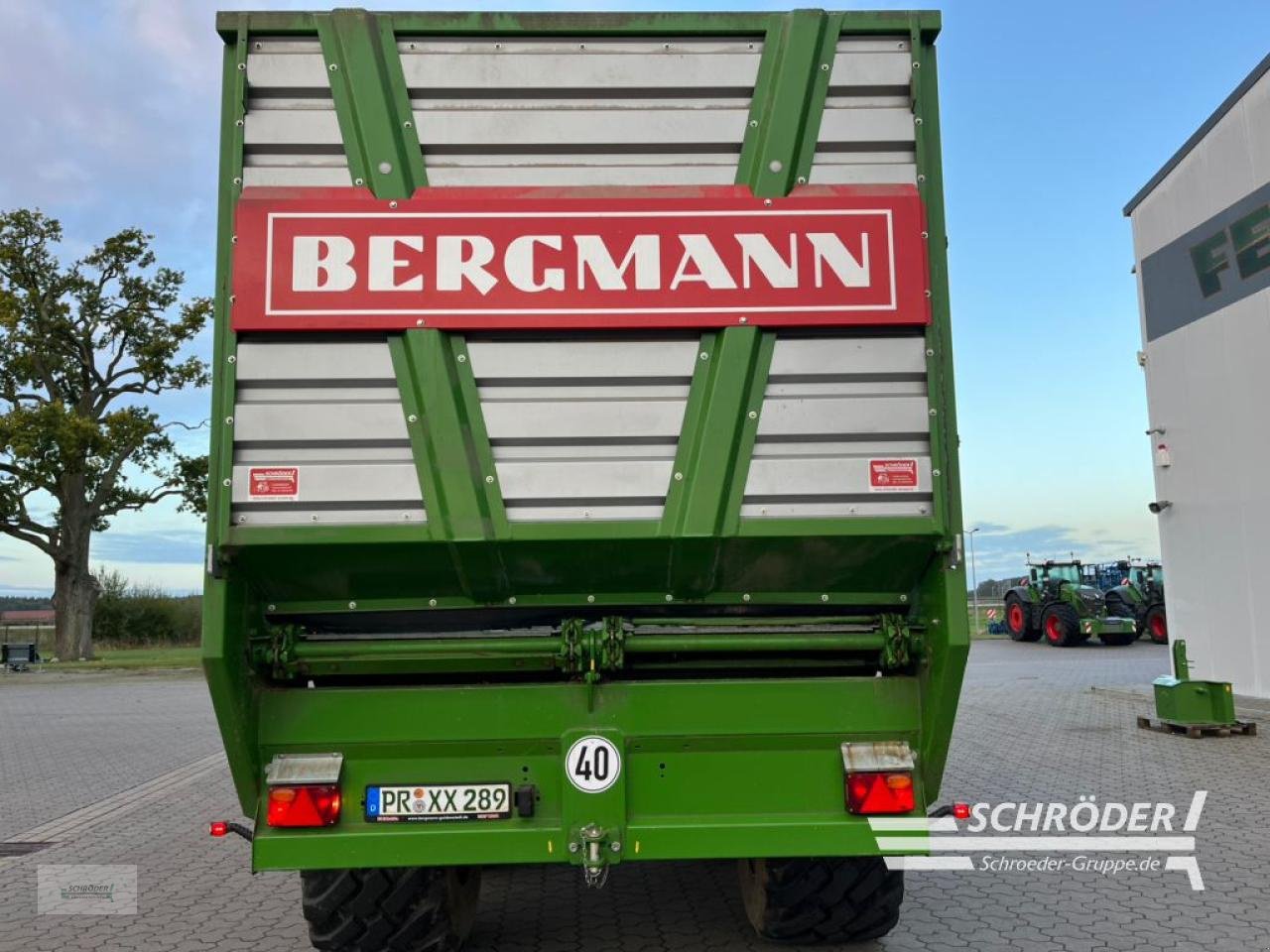 Häcksel Transportwagen des Typs Bergmann HTW 45 S, Neumaschine in Leizen (Bild 7)