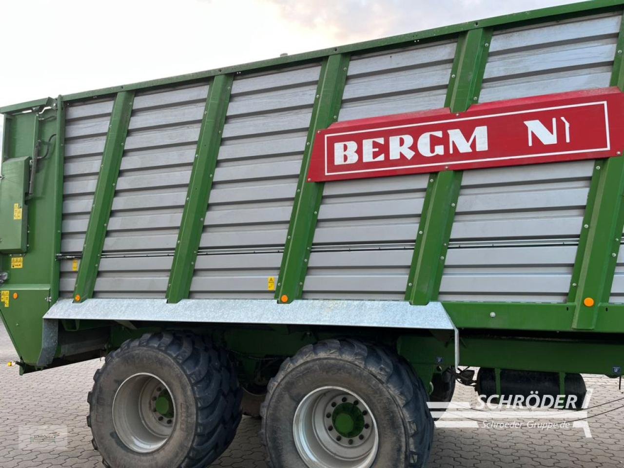 Häcksel Transportwagen van het type Bergmann HTW 45 S, Neumaschine in Leizen (Foto 10)