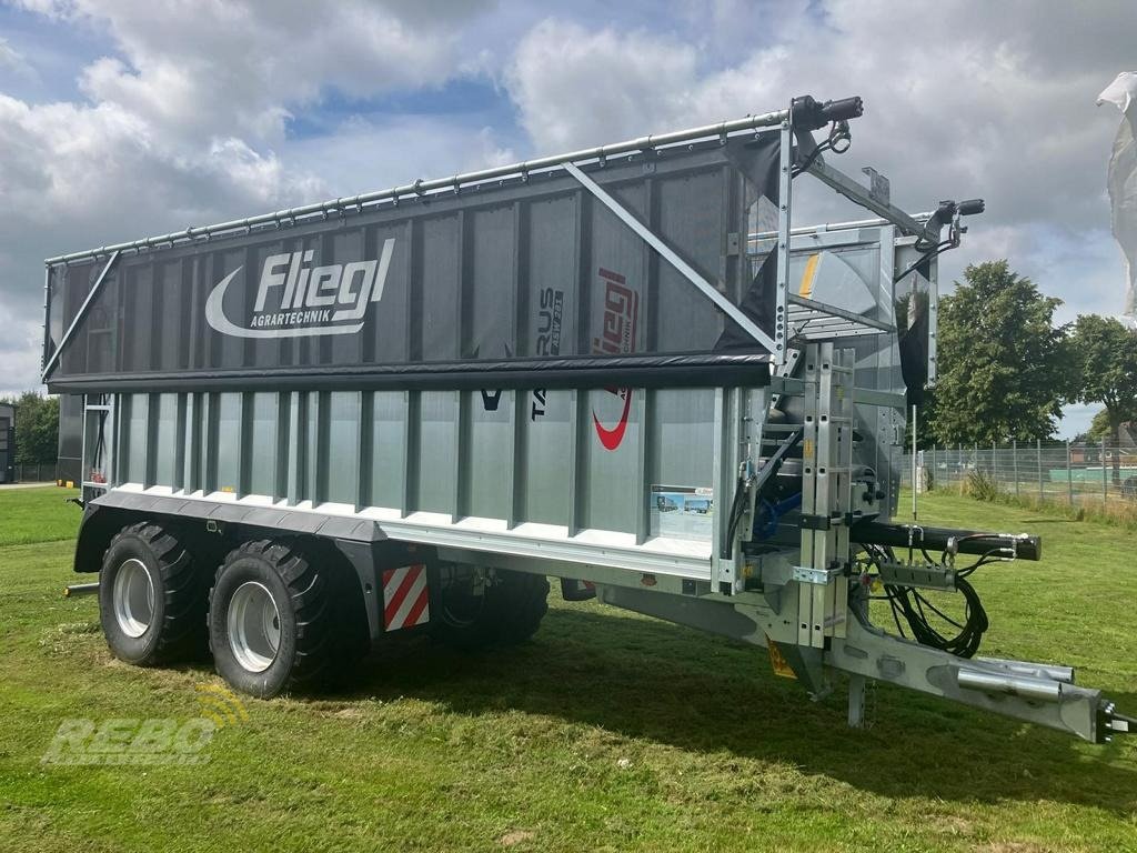 Häcksel Transportwagen van het type Fliegl GIGANT ASW 281 TAURUS FOX, Neumaschine in Bordelum (Foto 1)