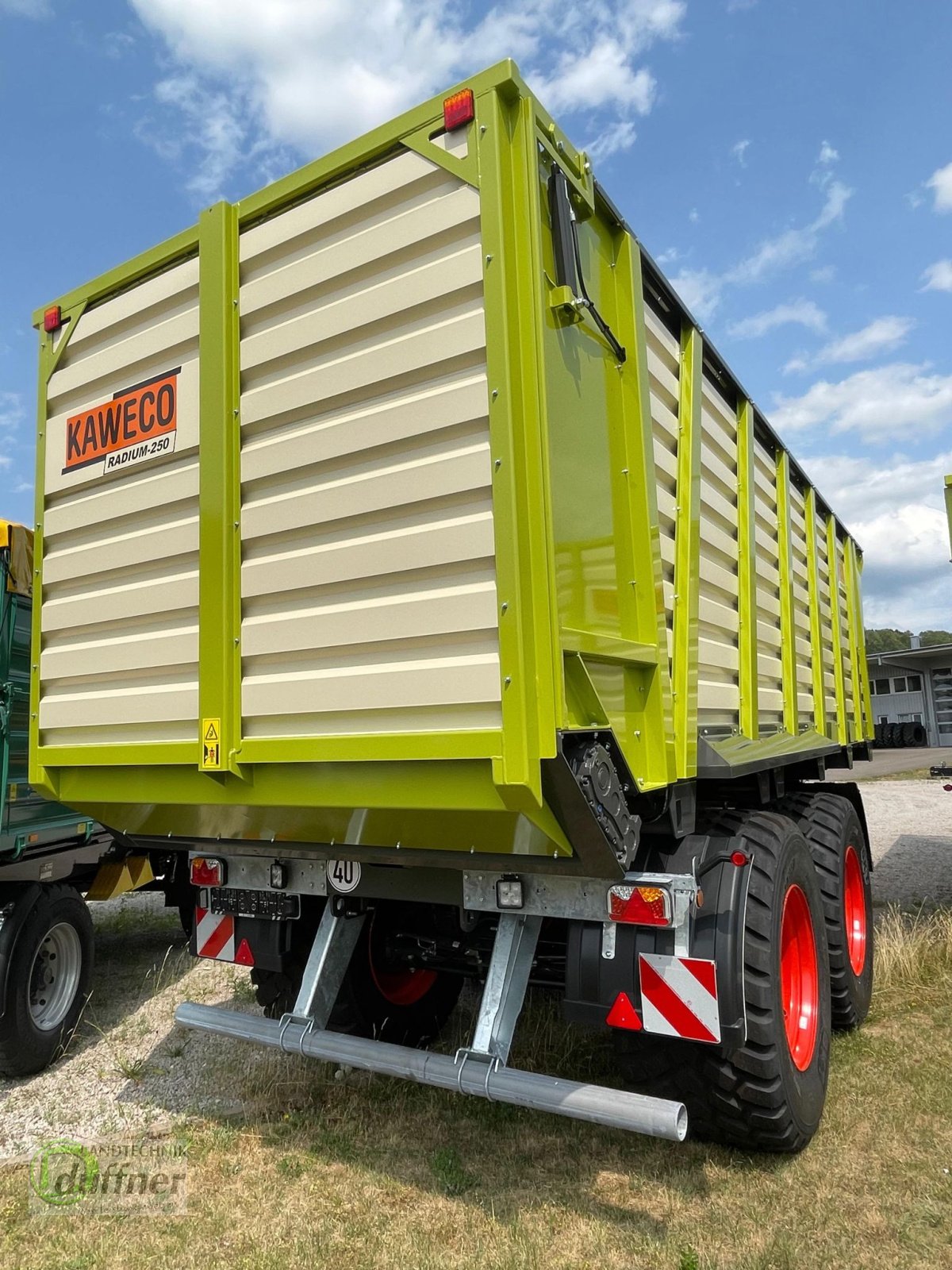 Häcksel Transportwagen Türe ait Kaweco Radium 250 P, Neumaschine içinde Münsingen (resim 3)