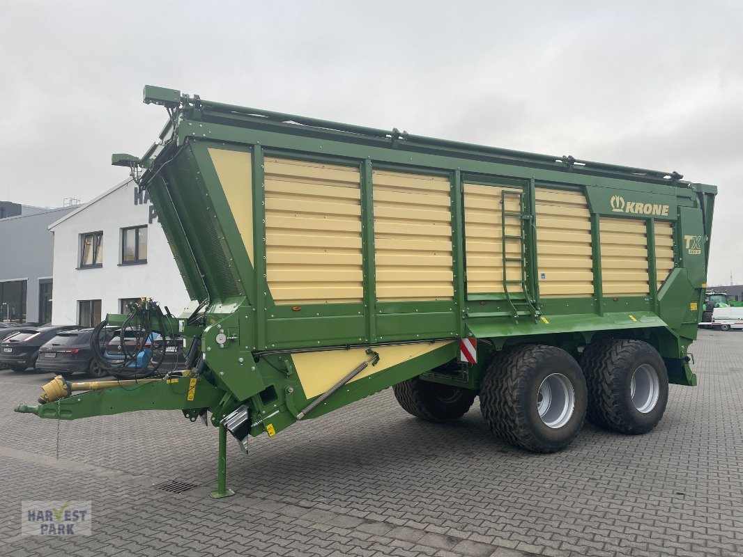 Häcksel Transportwagen des Typs Krone TX 460 D, Neumaschine in Emsbüren (Bild 1)