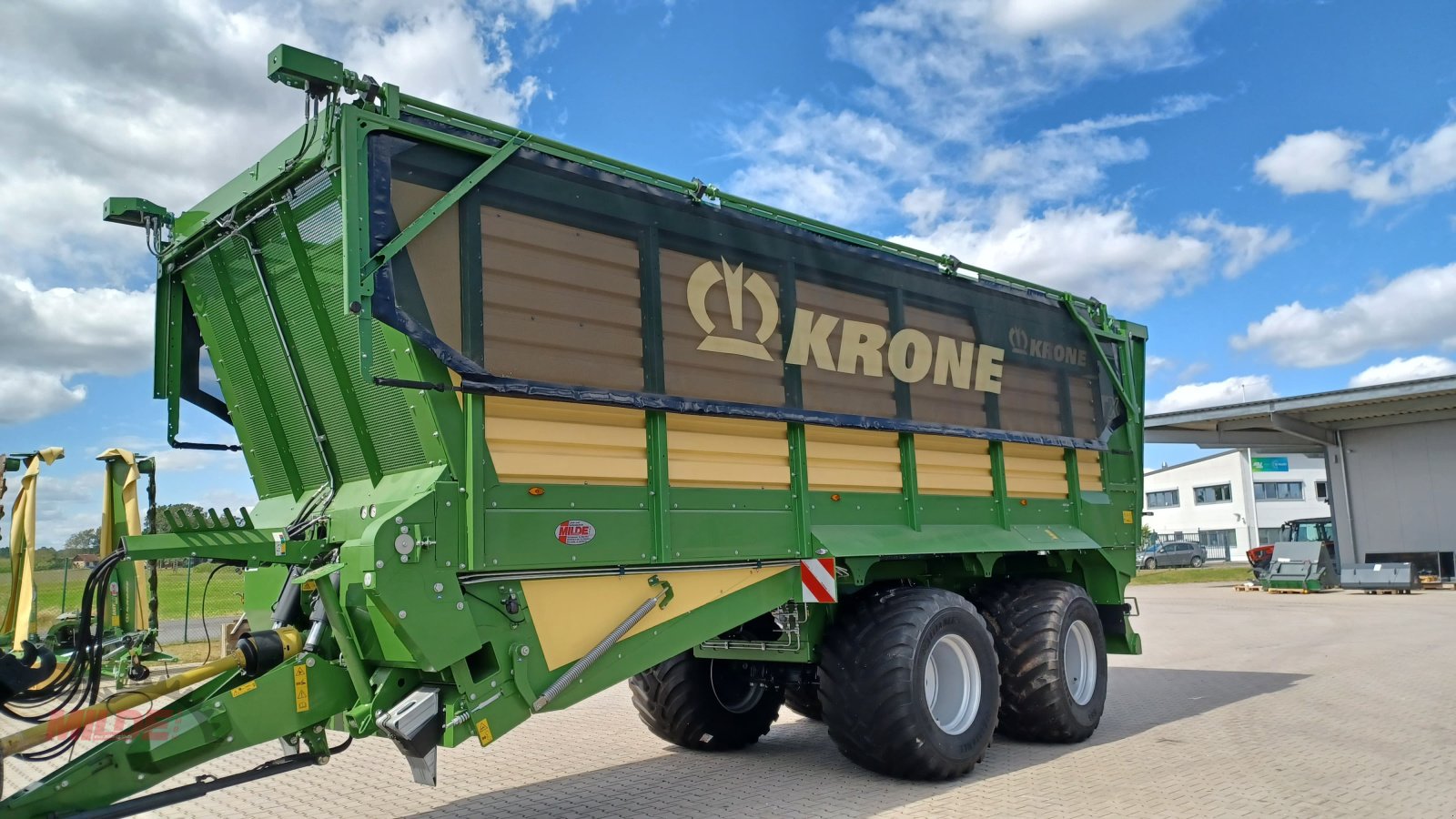 Häcksel Transportwagen des Typs Krone TX 460, Neumaschine in Creußen (Bild 2)