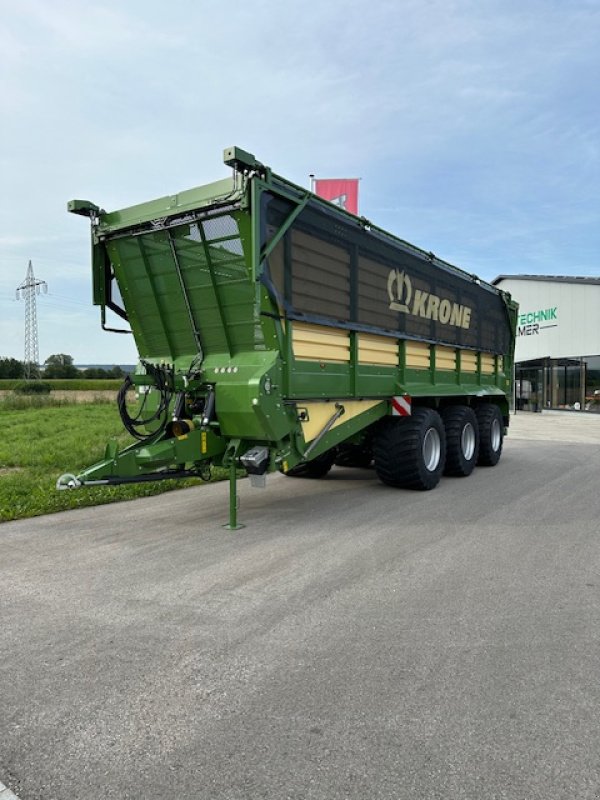 Häcksel Transportwagen van het type Krone TX 560 D, Neumaschine in Rain (Foto 1)