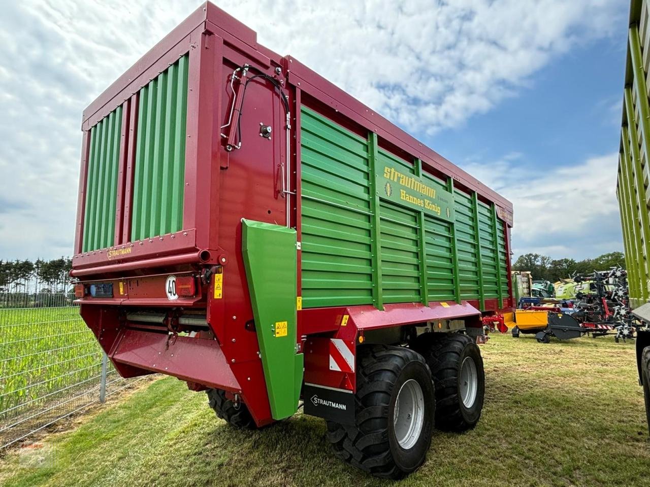 Häcksel Transportwagen za tip Strautmann GIGA TRAILER 460 DO, 44 cbm, hydr. Fahrwerk, 5x verfügbar ! wie NEU !, Gebrauchtmaschine u Westerstede (Slika 7)