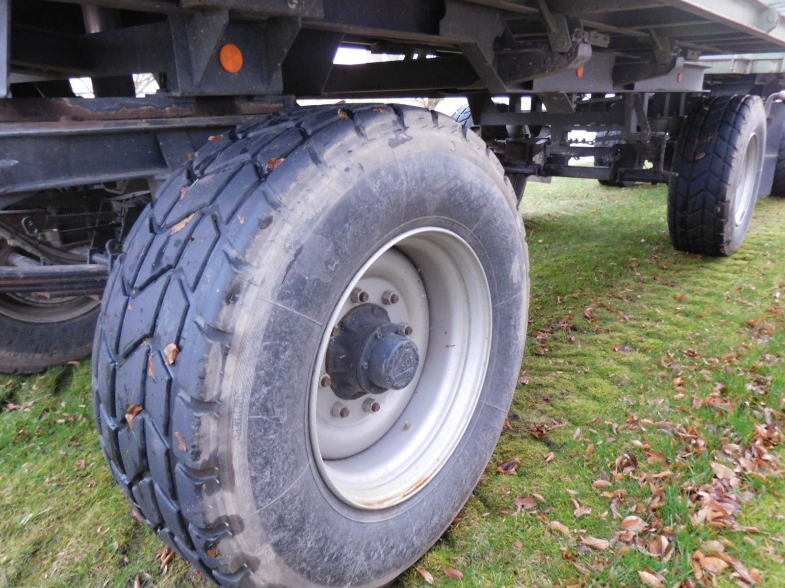 Häckselwagen des Typs Fortschritt SMLA 16.40 Häckselwagen 16 to. Zweiseitenkipper Universalaufbau mit Plane, wie HW 80, kein Conow, Gebrauchtmaschine in Wagenfeld (Bild 7)