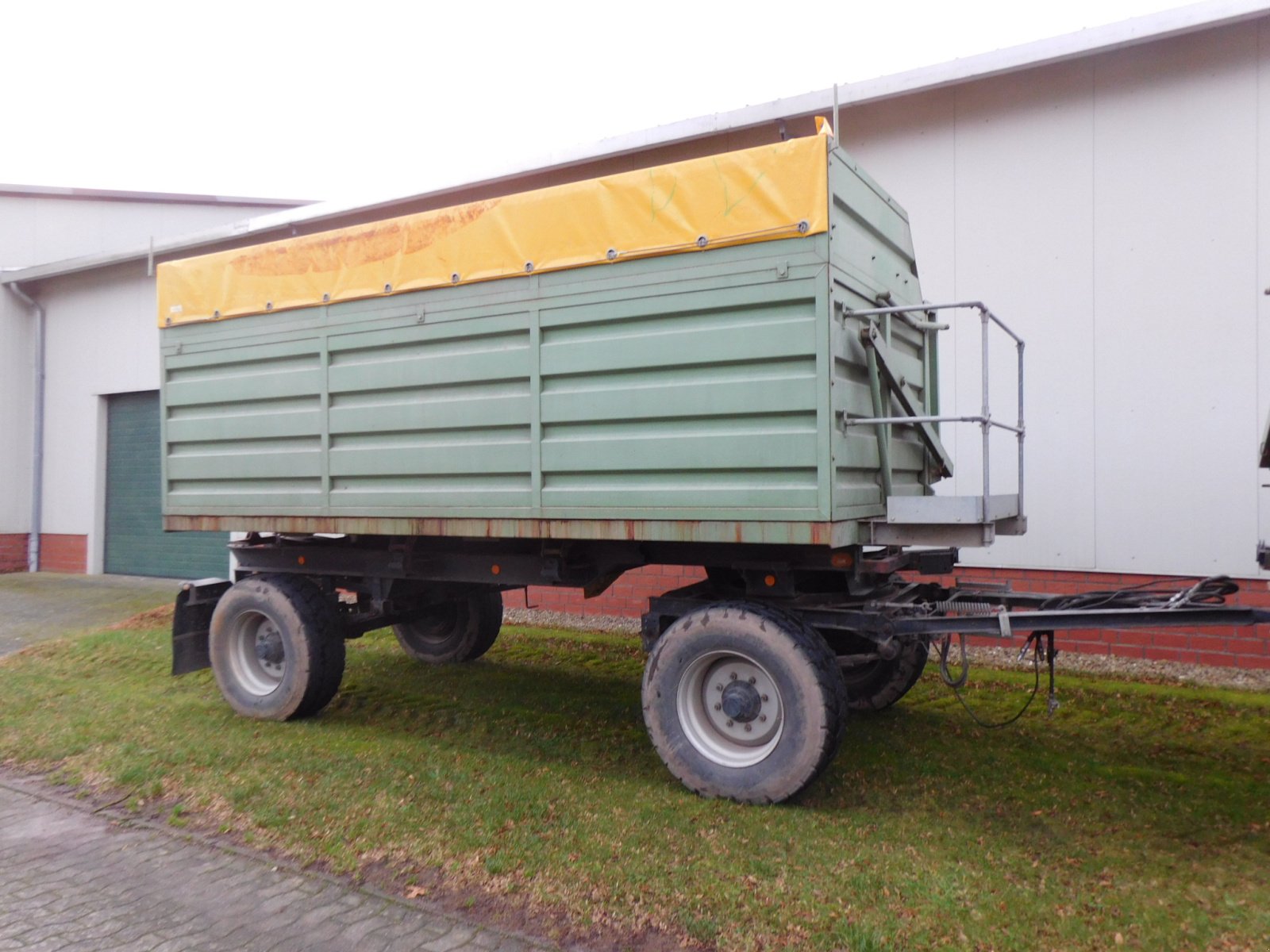 Häckselwagen del tipo Sieversdorfer SMLA 16.40 Häckselwagen 16 to. Zweiseitenkipper Universalaufbau mit Plane, wie HW 80, kein Conow, Gebrauchtmaschine In Wagenfeld (Immagine 3)