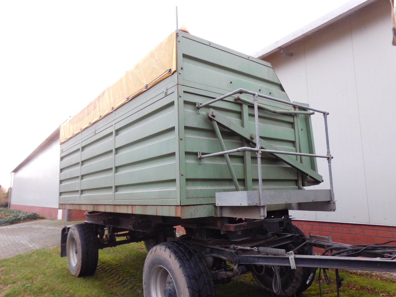 Häckselwagen des Typs Sieversdorfer SMLA 16.40 Häckselwagen 16 to. Zweiseitenkipper Universalaufbau mit Plane, wie HW 80, kein Conow, Gebrauchtmaschine in Wagenfeld (Bild 4)