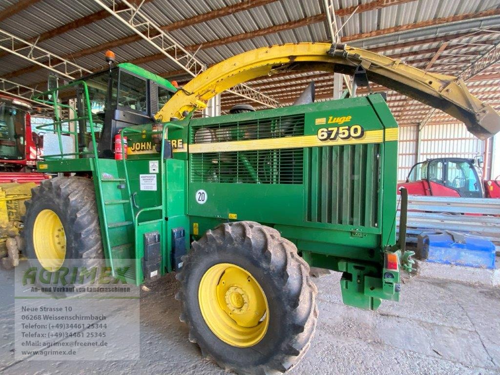 Häcksler типа John Deere 6750 ALLRAD, Gebrauchtmaschine в Weißenschirmbach (Фотография 1)