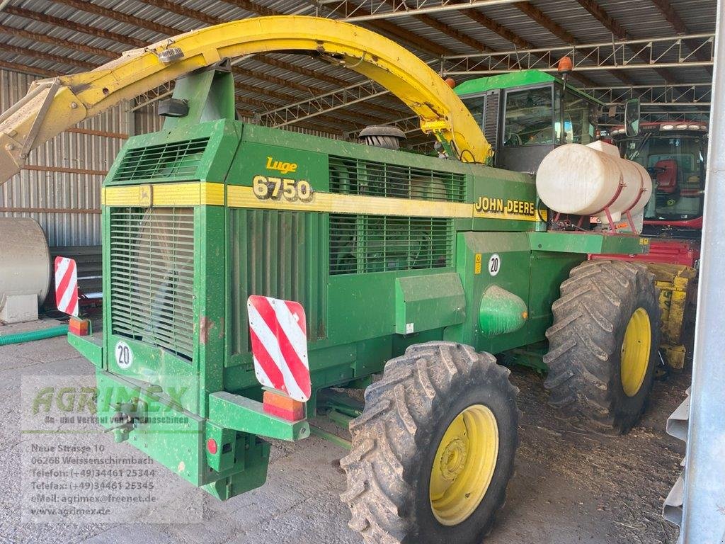 Häcksler van het type John Deere 6750 ALLRAD, Gebrauchtmaschine in Weißenschirmbach (Foto 3)