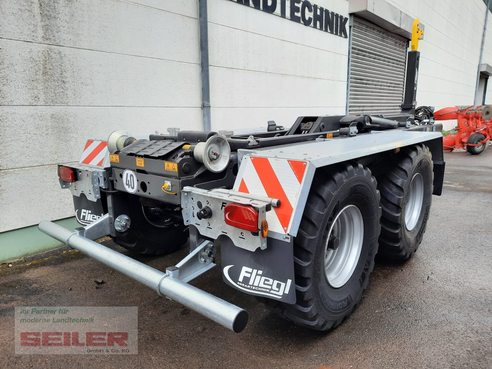 Hakenwagen van het type Fliegl HKL 22, Neumaschine in Ansbach (Foto 3)