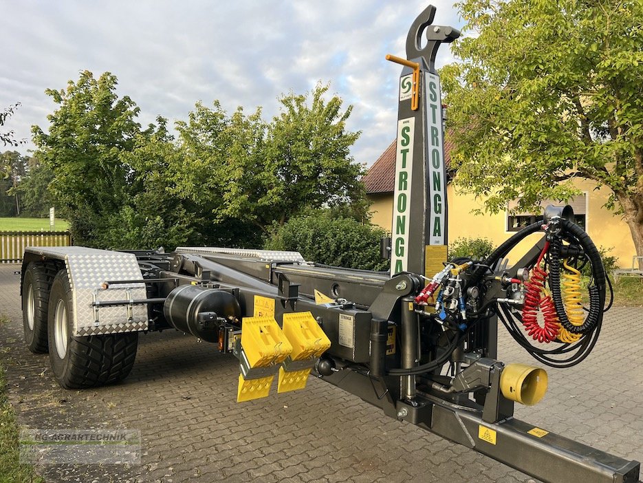 Hakenwagen of the type Stronga HookLoada HL 210 DT XL Hakenliftanhänger, Neumaschine in Langensendelbach (Picture 12)