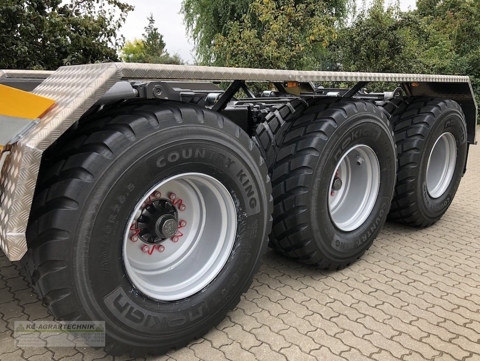 Hakenwagen van het type Stronga HookLoada HL 260DT XL, Neumaschine in Langensendelbach (Foto 7)