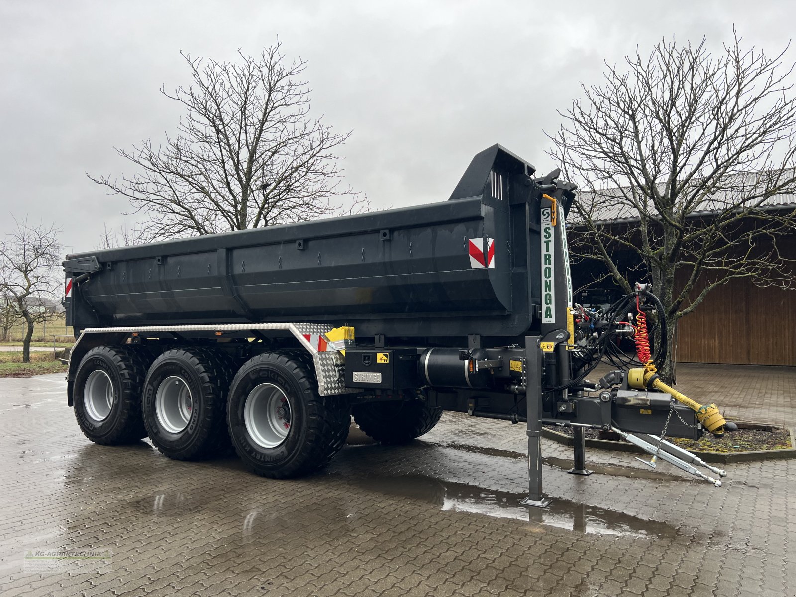 Hakenwagen van het type Stronga HookLoada HL 260DT XL, Neumaschine in Langensendelbach (Foto 15)