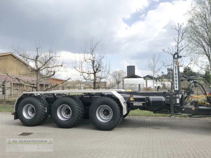 Hakenwagen of the type Stronga HookLoada HL 300 DT XL Hakenliftanhänger, Neumaschine in Langensendelbach (Picture 1)