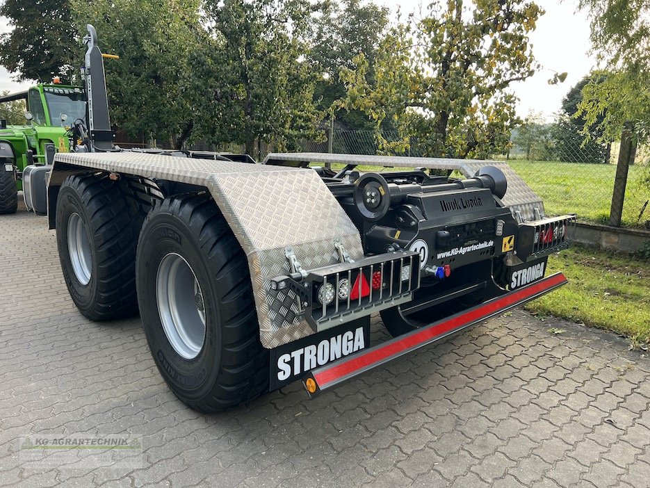 Hakenwagen of the type Stronga HookLoada HL210 DT AKTION!, Neumaschine in Langensendelbach (Picture 11)