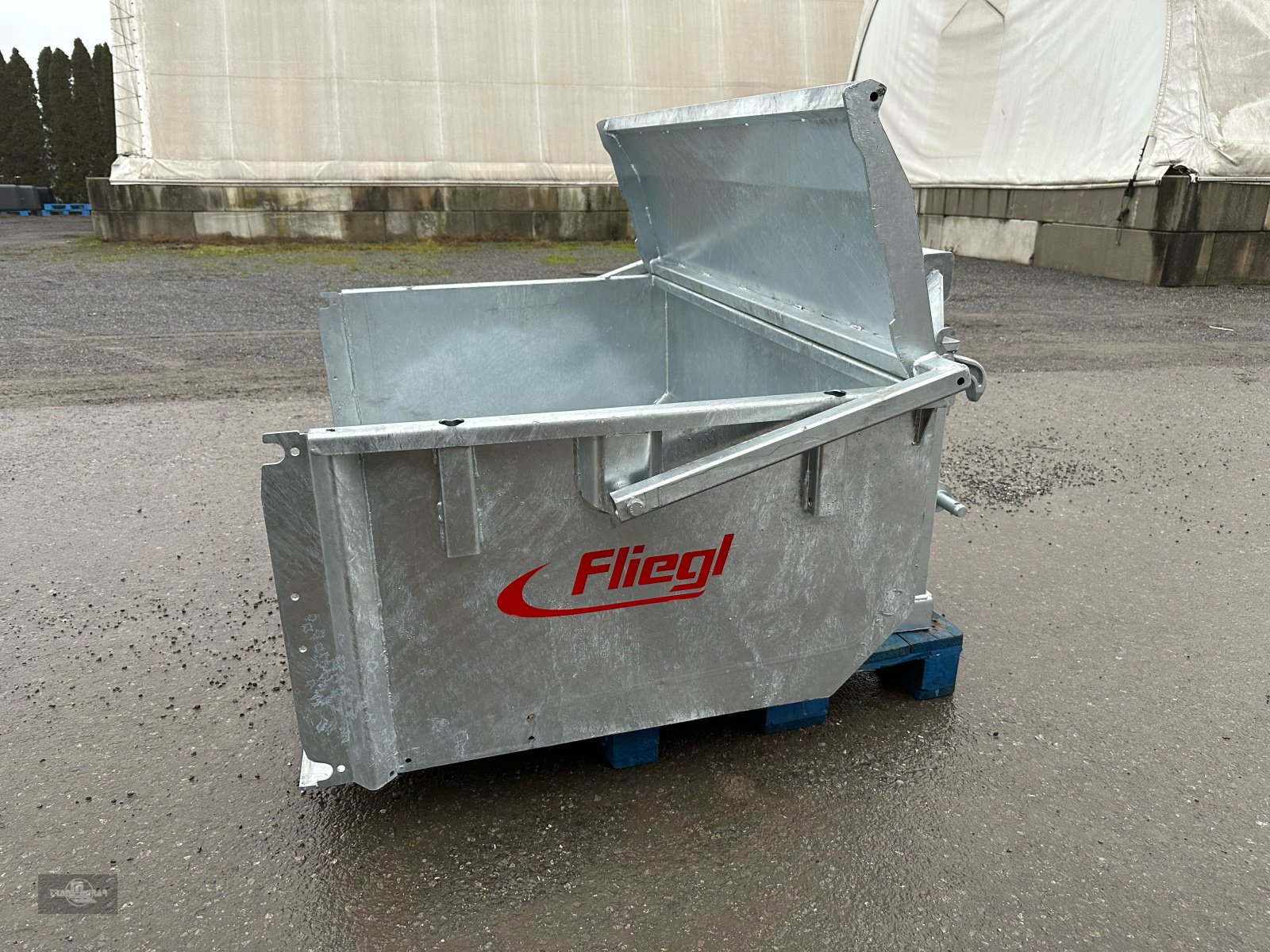 Heckcontainer del tipo Fliegl Kippschaufel 1,50m EURO, Stapler, Dreipunkt, Neumaschine In Rankweil (Immagine 3)