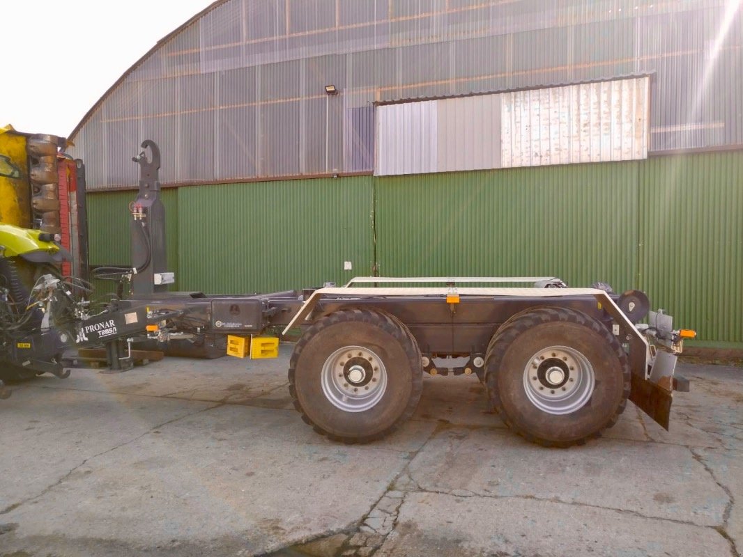 Heckcontainer van het type PRONAR T285/1, Gebrauchtmaschine in Liebenwalde (Foto 7)