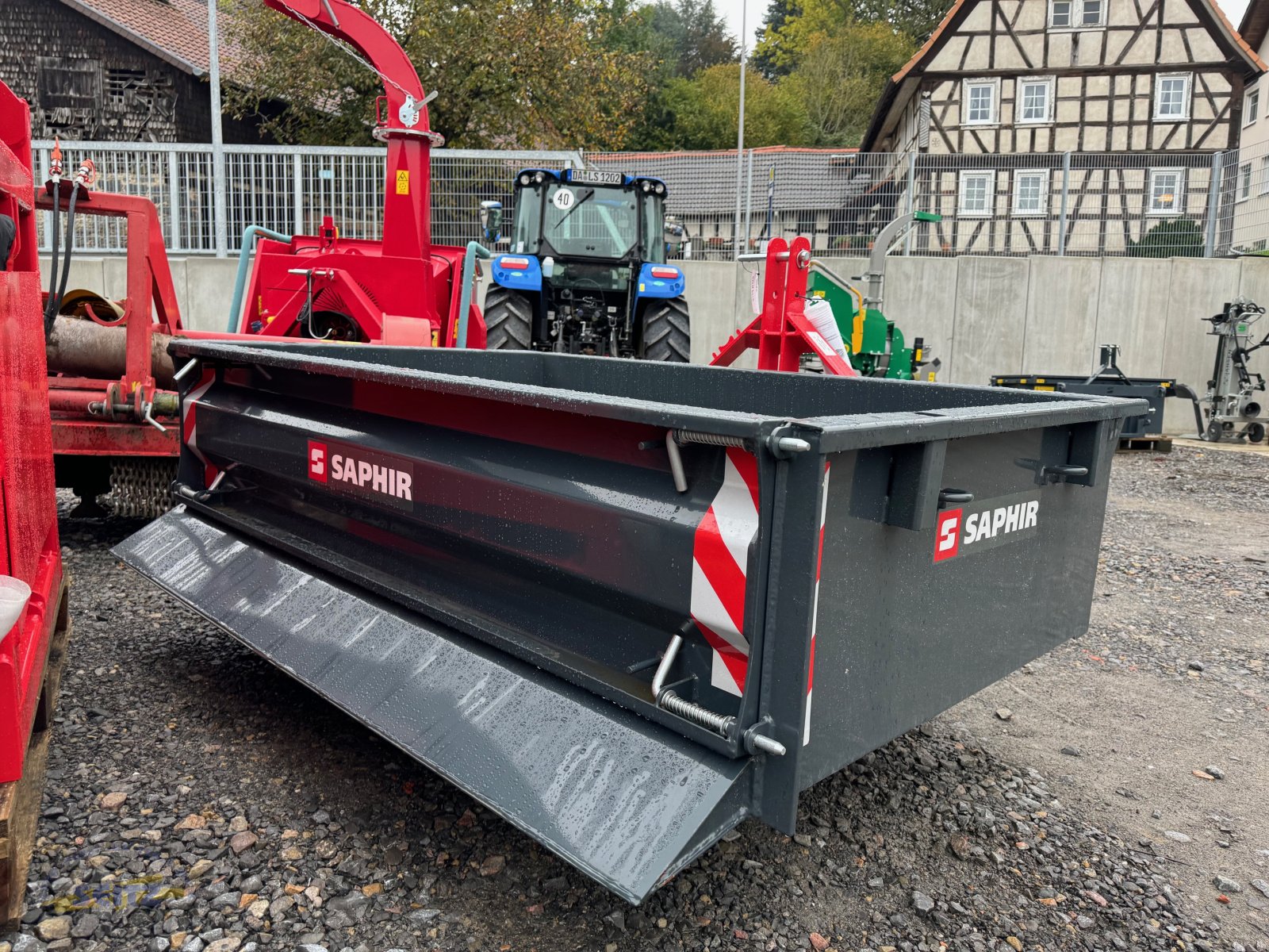 Heckcontainer des Typs Saphir TLH 180, Neumaschine in Lindenfels-Glattbach (Bild 4)