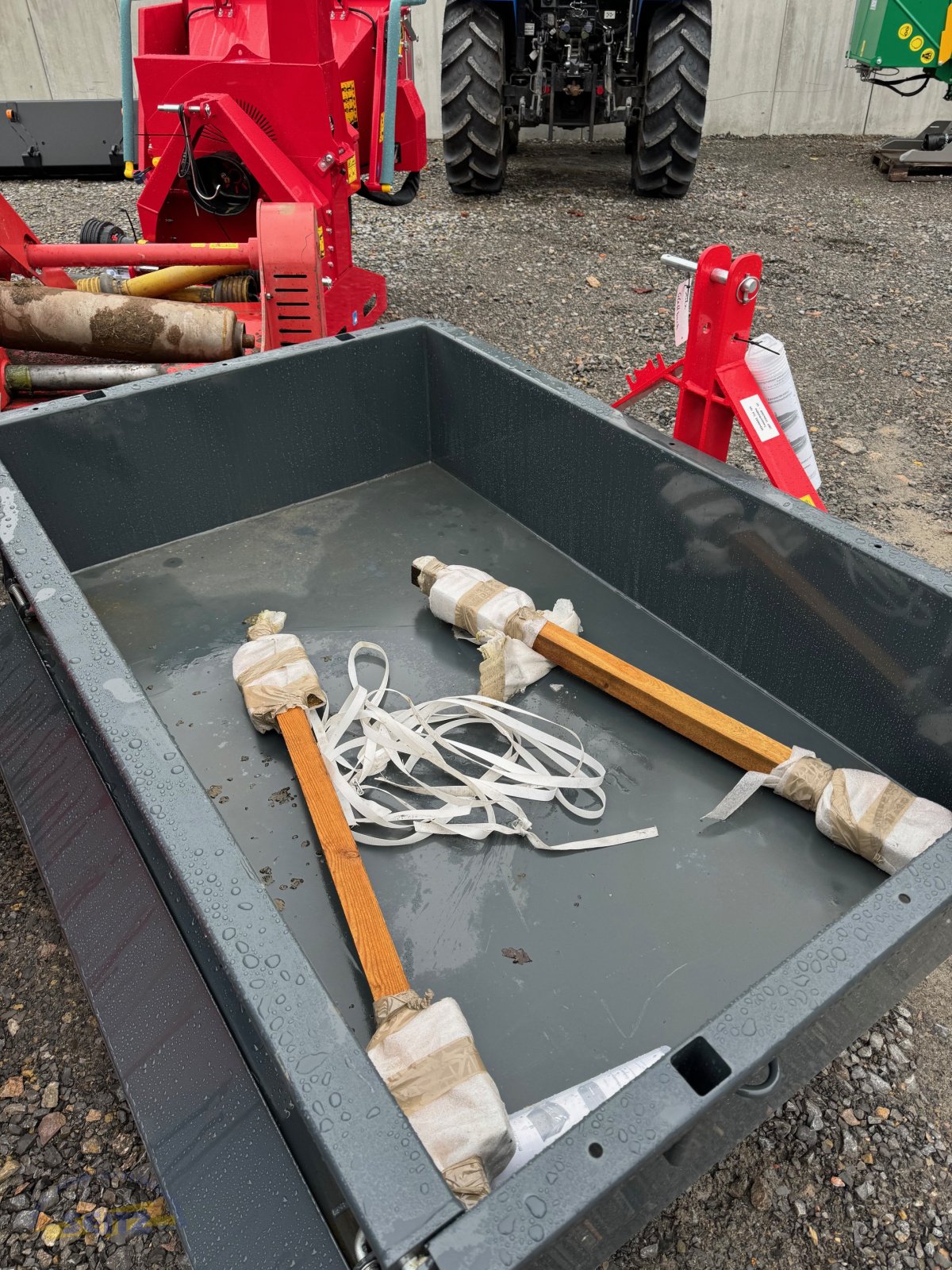 Heckcontainer des Typs Saphir TLH 180, Neumaschine in Lindenfels-Glattbach (Bild 5)