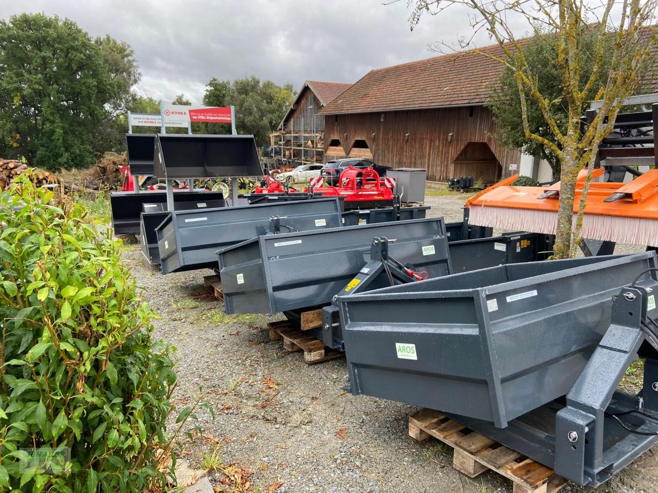 Heckcontainer du type Sonstige AROS Hecktransportbox Hydraulisch kippbar, Neumaschine en Geiselhöring (Photo 16)