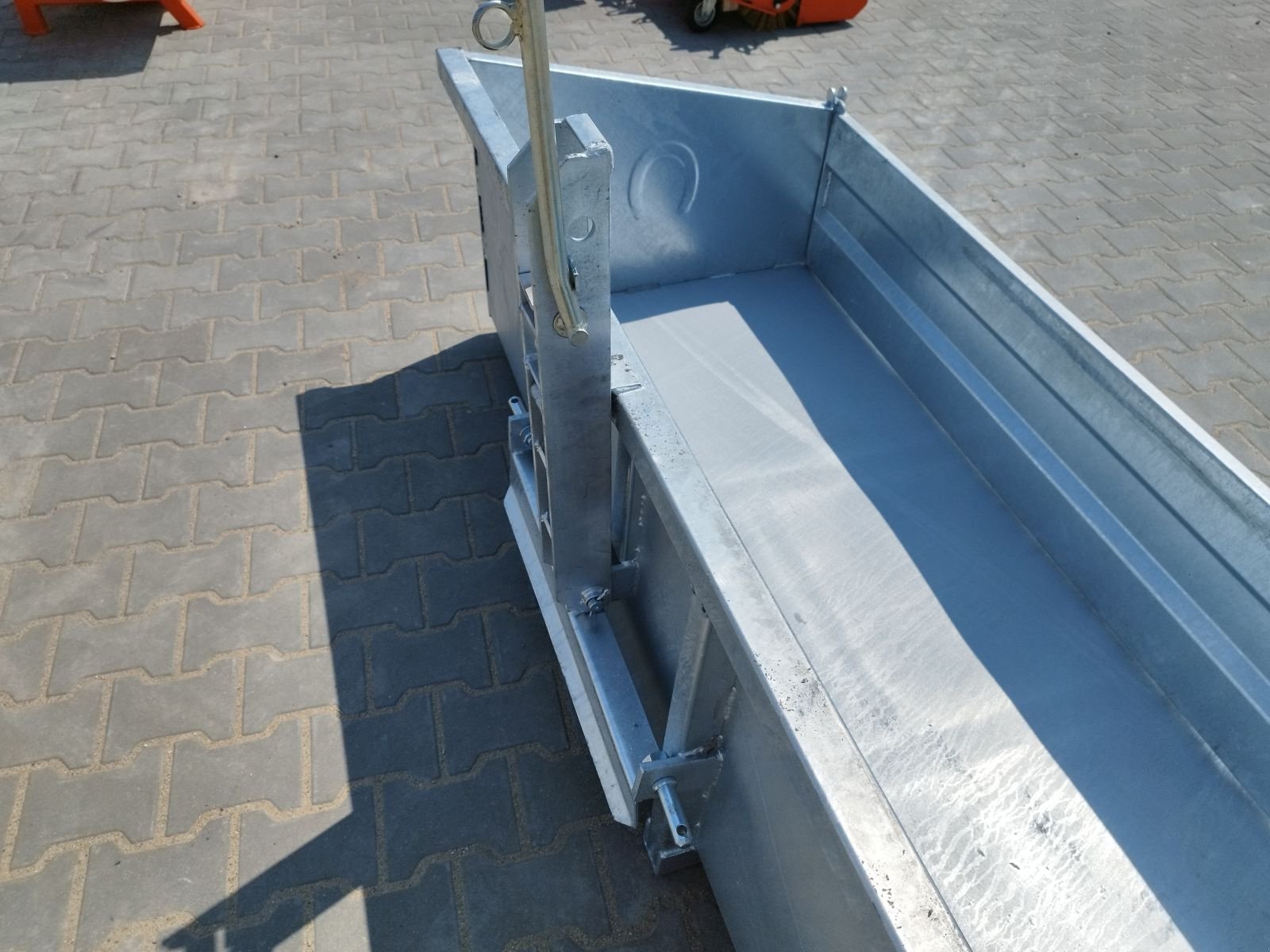 Heckcontainer του τύπου Sonstige Verzinkt Heckschaufel Heckcontainer Heckmulde Transportbox Ladekiste Kippmulde, Neumaschine σε Neuhardenberg (Φωτογραφία 3)