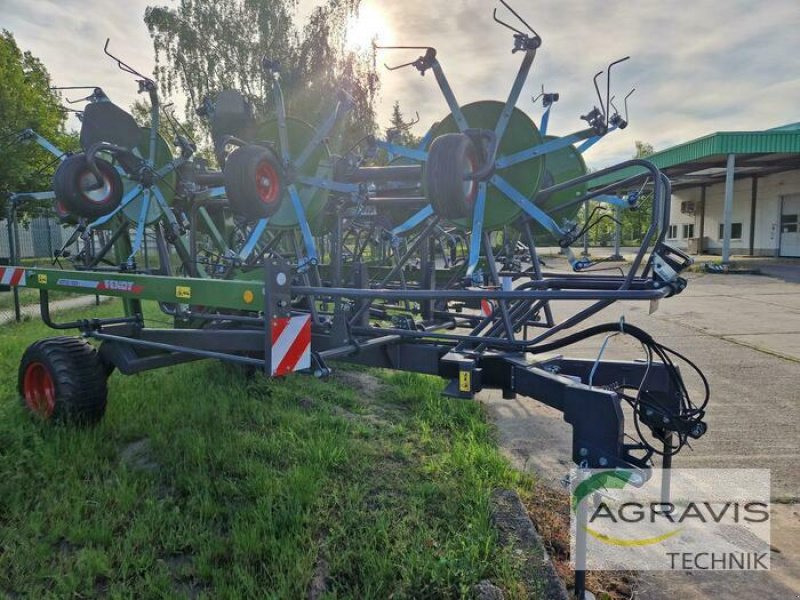 Heuwender des Typs Fendt LOTUS 1020 T, Neumaschine in Köthen (Bild 2)