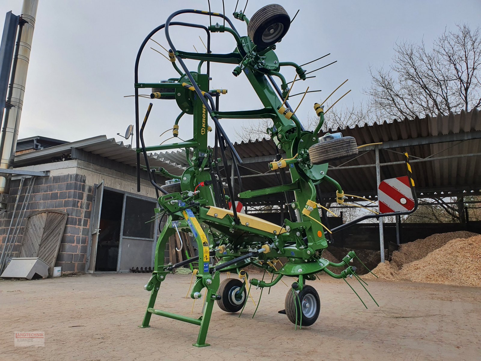 Heuwender of the type Krone Vendro 680, Neumaschine in Kirkel-Altstadt (Picture 2)