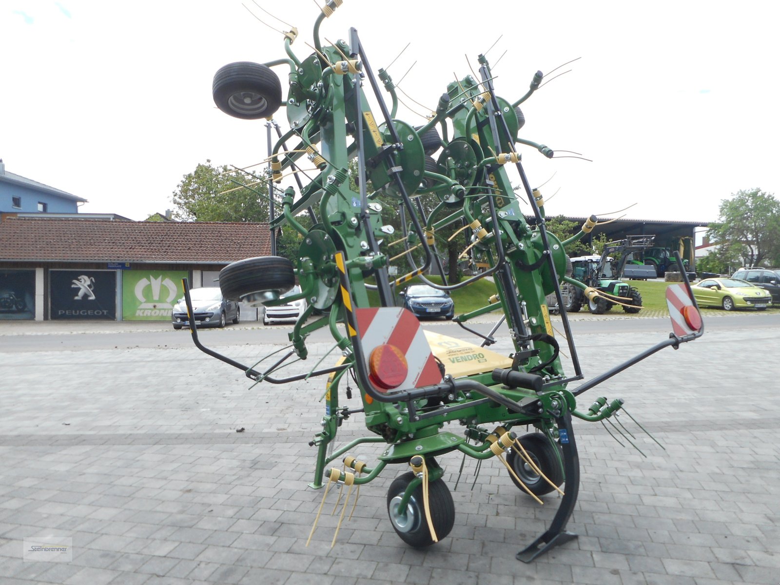 Heuwender des Typs Krone Vendro 900, Neumaschine in Wörnitz (Bild 3)