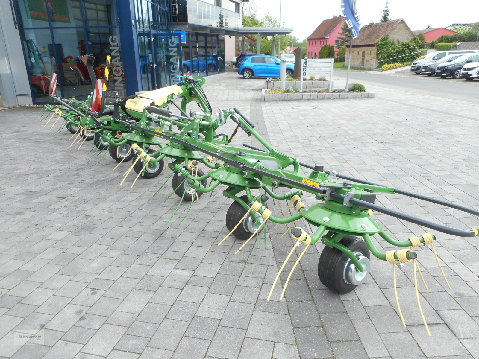 Heuwender des Typs Krone Vendro 900, Neumaschine in Wörnitz (Bild 7)