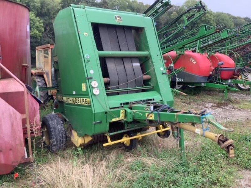 Hochdruckpresse des Typs John Deere 590, Gebrauchtmaschine in les hayons (Bild 2)