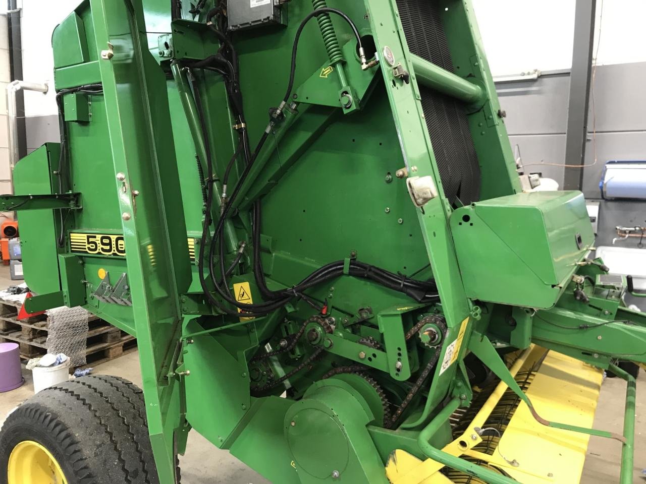 Hochdruckpresse del tipo John Deere 590, Gebrauchtmaschine In SOLMS (Immagine 2)