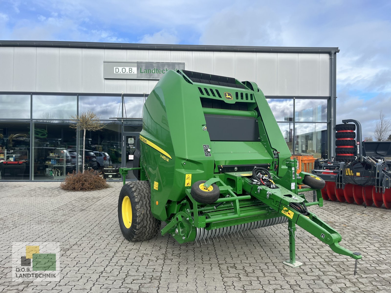 Hochdruckpresse του τύπου John Deere V451M, Neumaschine σε Langweid am Lech (Φωτογραφία 1)