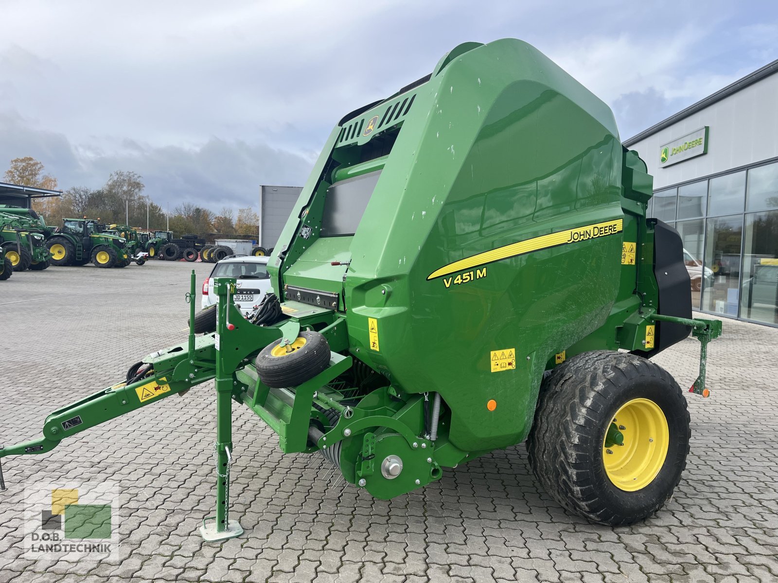 Hochdruckpresse Türe ait John Deere V451M, Neumaschine içinde Langweid am Lech (resim 4)