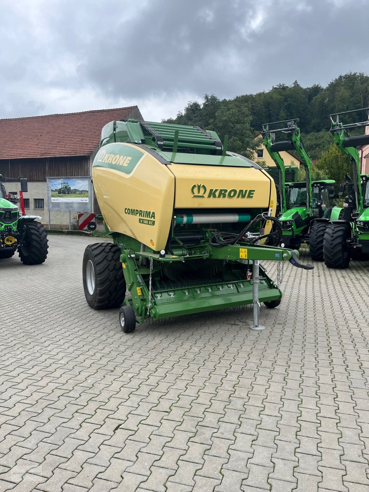 Hochdruckpresse des Typs Krone Comprima V 180 XC, Neumaschine in Treuchtlingen (Bild 2)