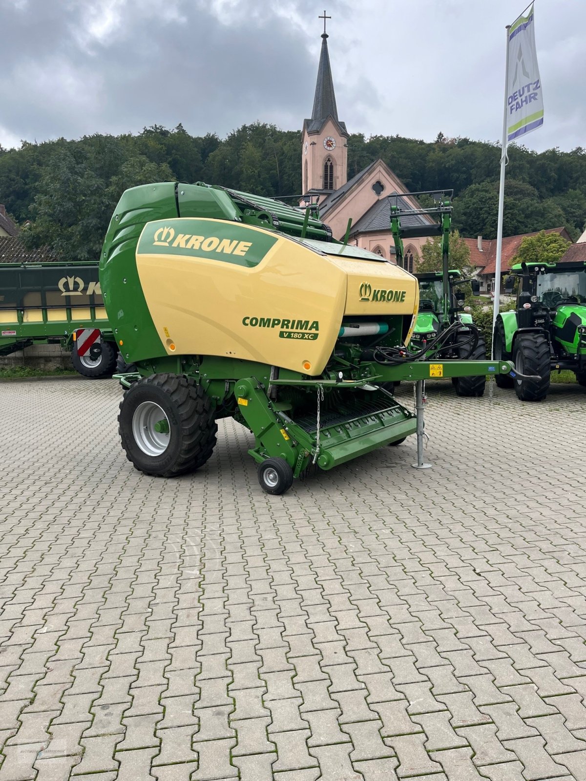 Hochdruckpresse des Typs Krone Comprima V 180 XC, Neumaschine in Treuchtlingen (Bild 3)